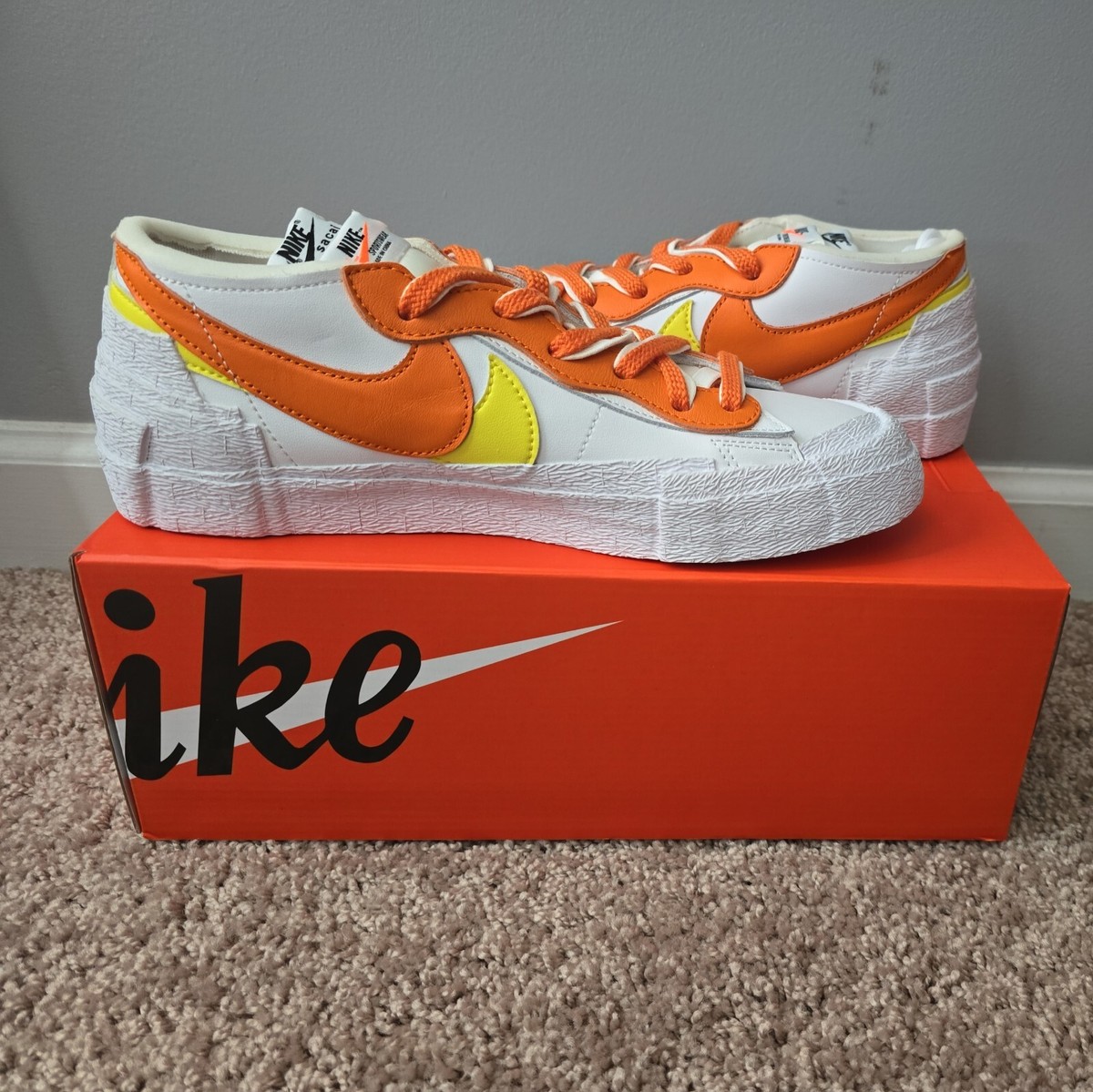 靴 NIKE SACAI X BLAZER 'MAGMA ORANGE' Blazer Low x sacai 'Magma Orange' Release Date. Nike SNKRS