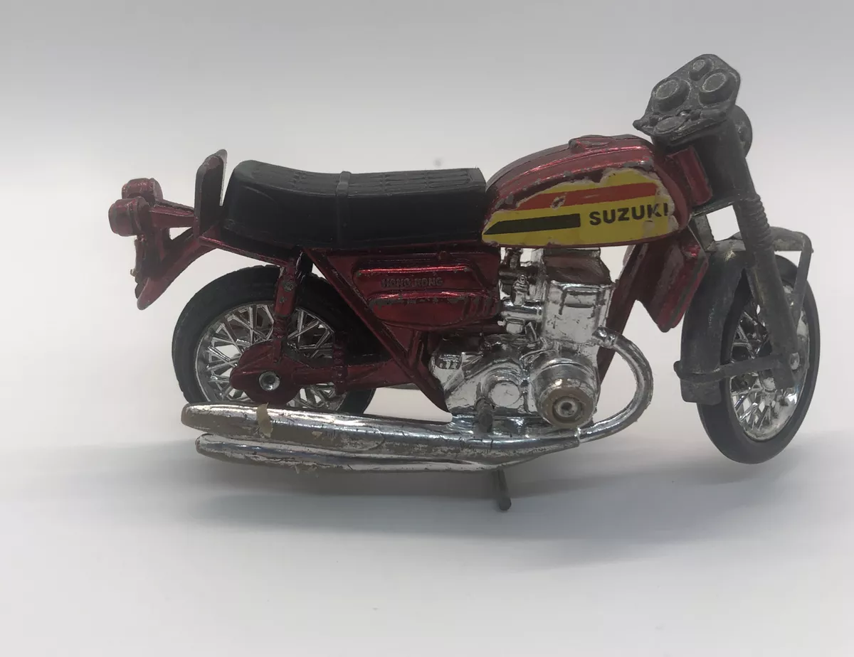 Suzuki GT750 - Classic Motorbikes