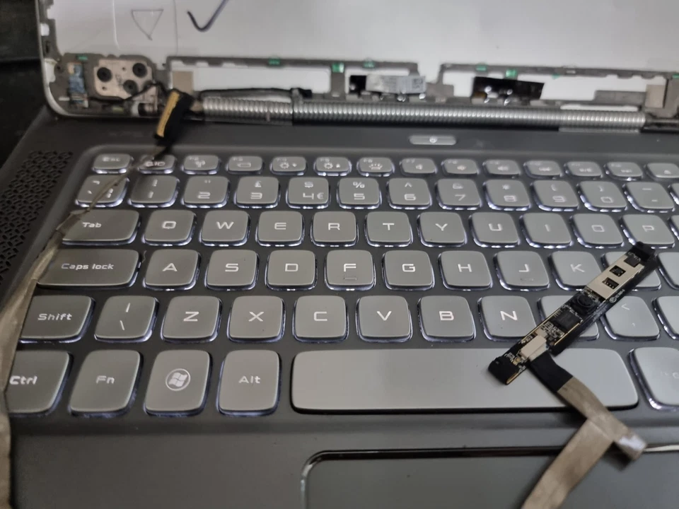 H985 Dell XPS 14Z P24G 14" Laptop Intel i5 Missing Screen Spares Or Repairs  - Image 4 of 4