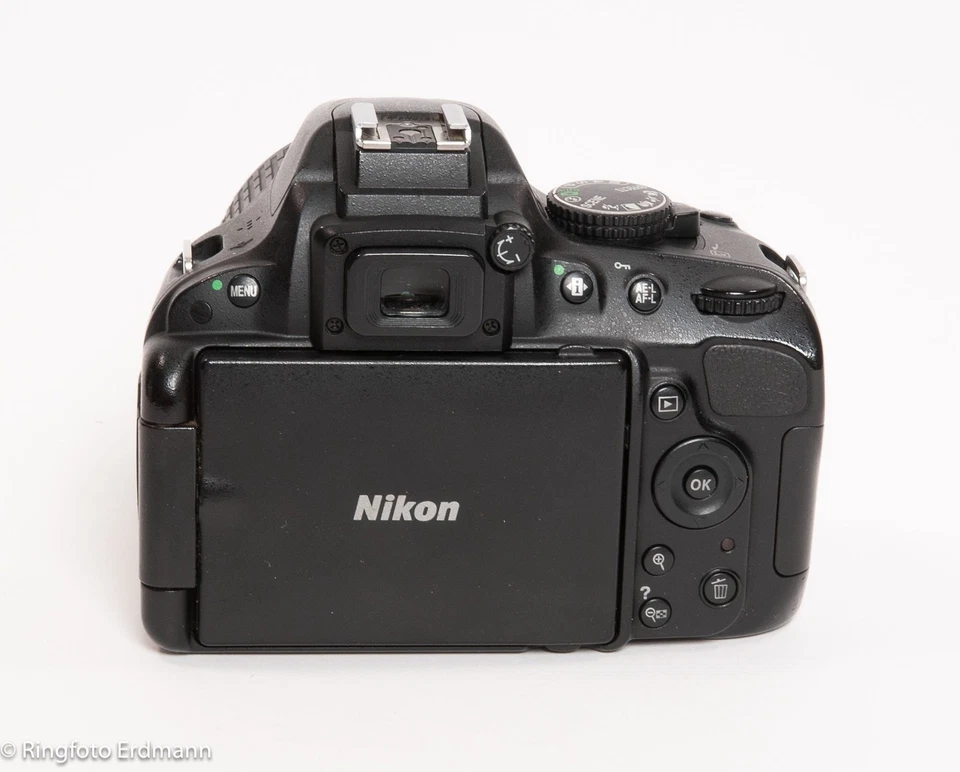 Nikon D5100 Kit m/ AF-S DX 18-55mm f/3.5-5.6G ED VR Objektiv, gebraucht - Bild 4 von 4