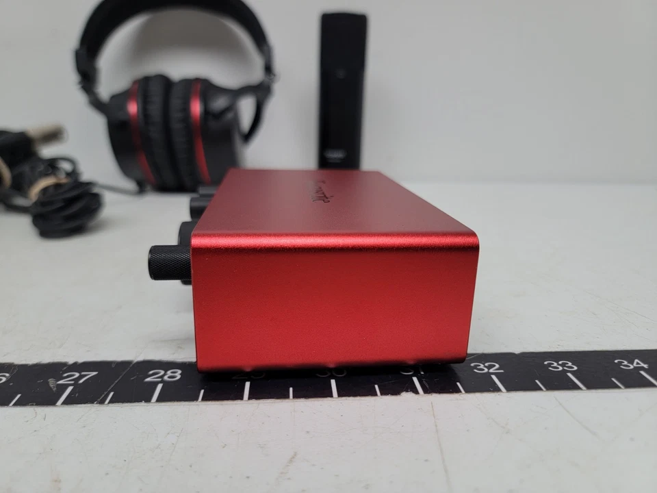 Focusrite Scarlett Solo 4th Gen USB Audio Music Recording Interface - Image 3 of 4