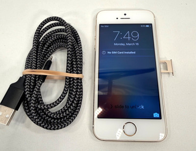 Apple iPhone 5s Gold (16GB) A1453 - FOR PARTS/REPAIR - Powers On