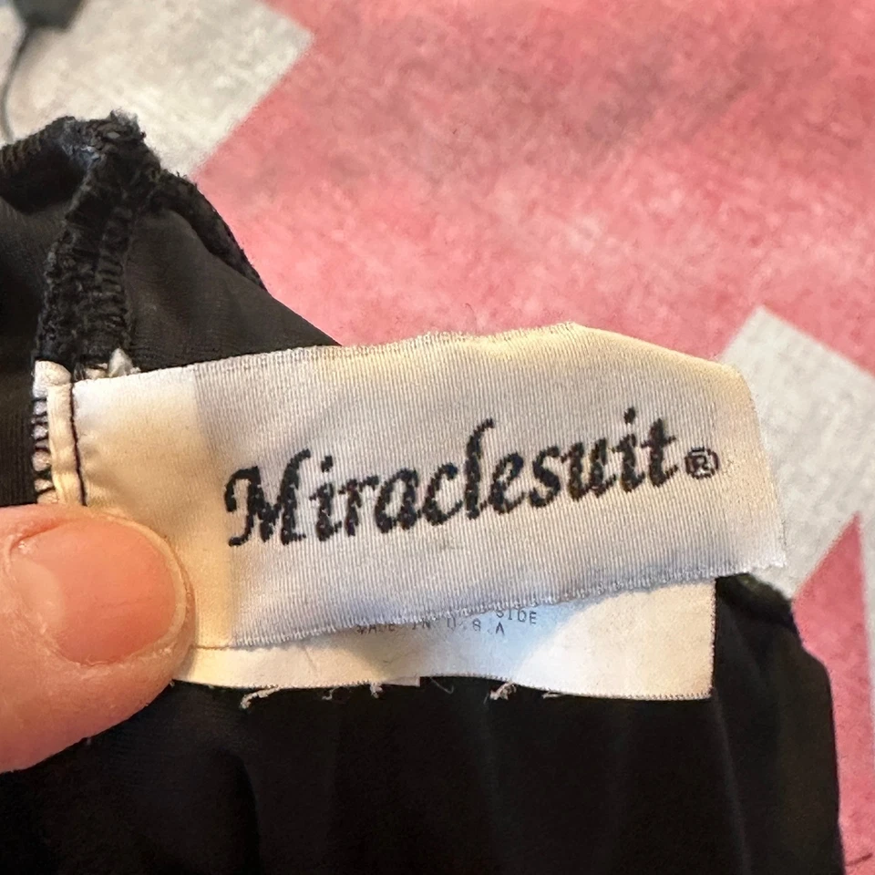 Traje de baño Miraclesuit de una pieza control de barriga acanalado negro clásico modelado talla 12 Foto 3 de 4