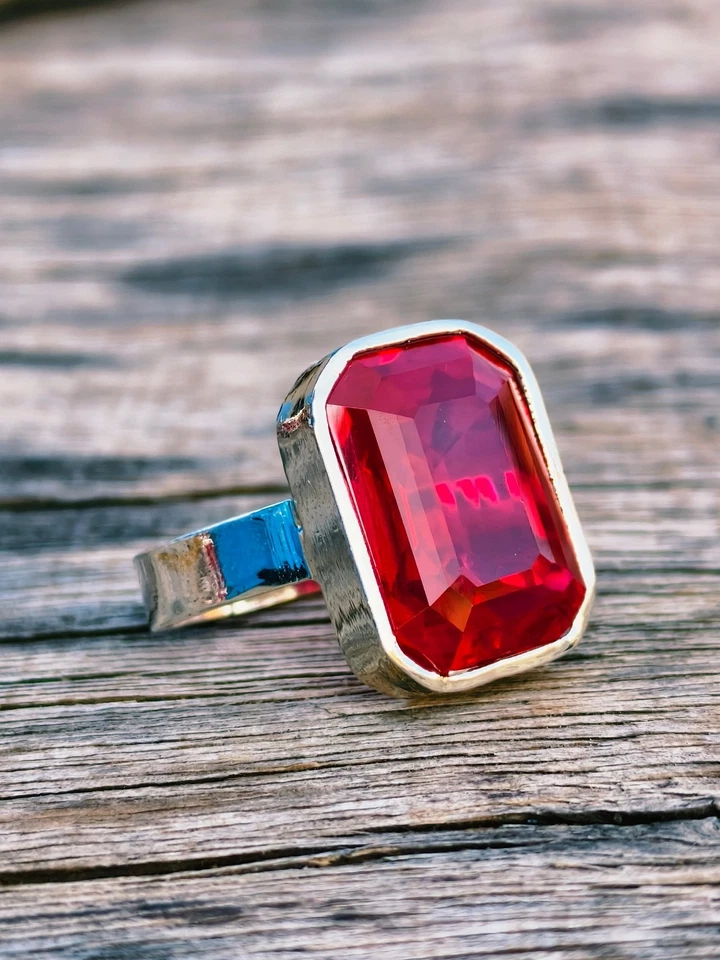 Anello di fidanzamento con rubino di sangue taglio smeraldo gioiello di... - Immagine 2 di 4