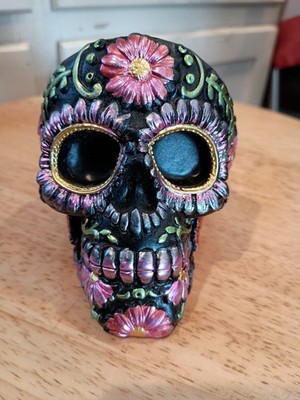 Black With Pink Flowers Skull Ashtray Cigarette Cigars 