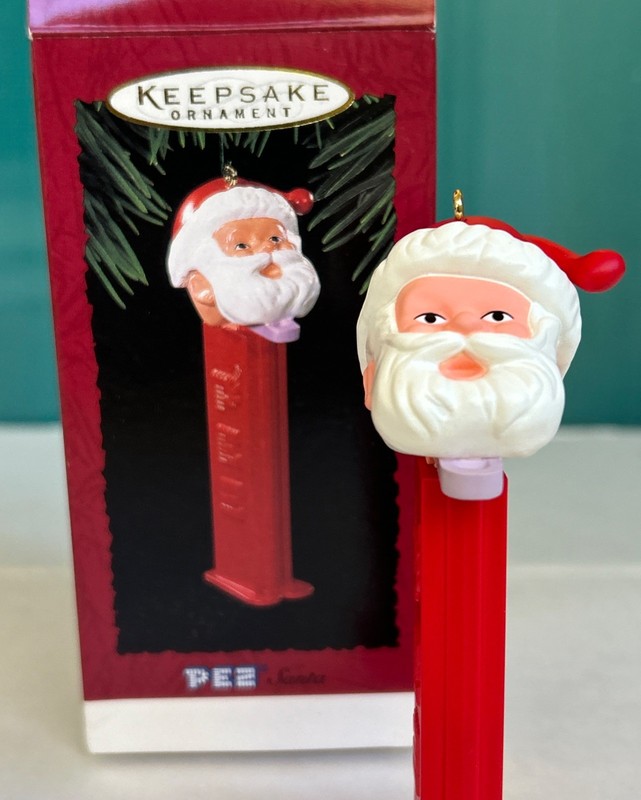 1995 Keepsake Hallmark PEZ Candy Dispenser Santa Ornament MINT IN BOX 
