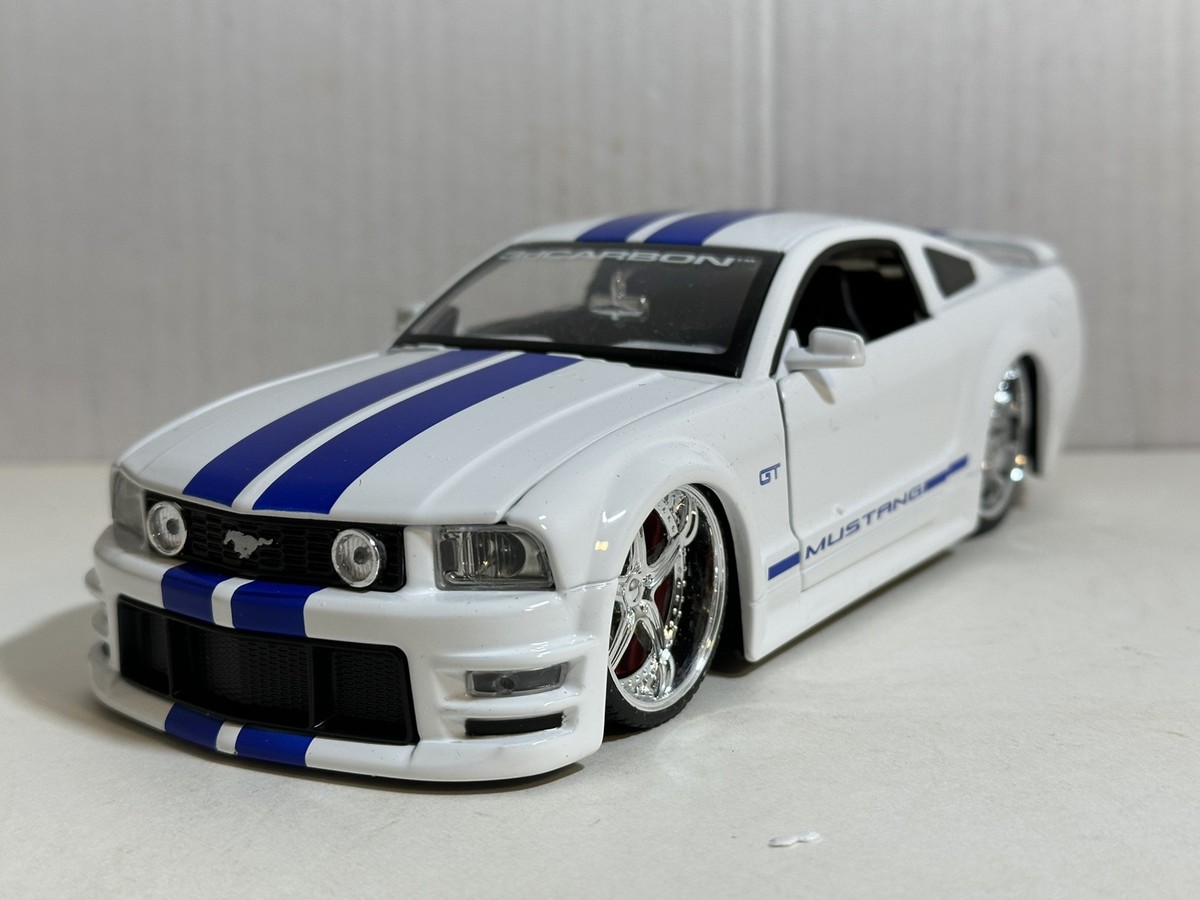 【セール】福袋のファッション通販 MUSTANG FORD 2006 BTM DUB JADA GT 1:24 3dCARBON WHITE Jada Toys