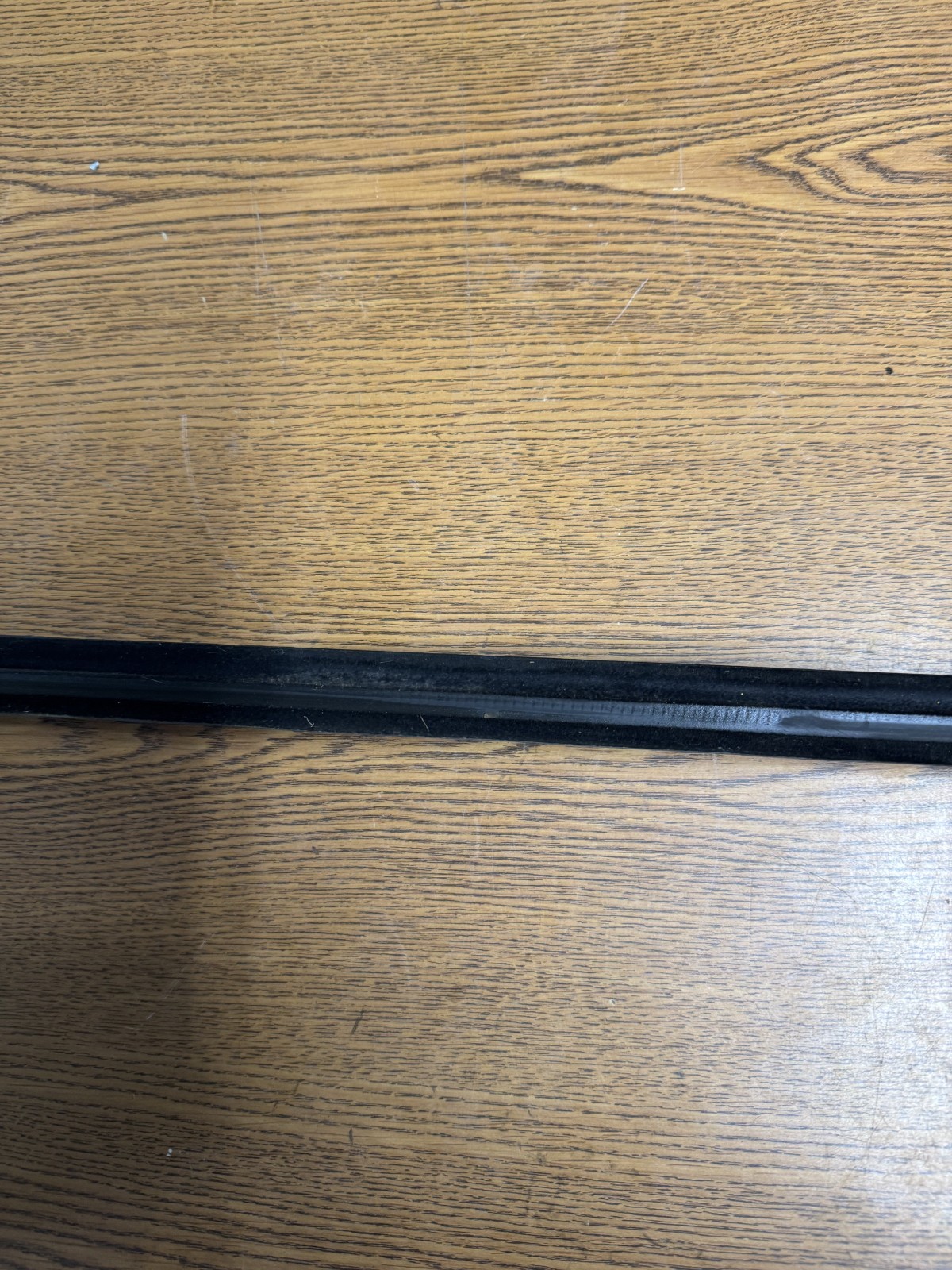 2004-2008 Maserati Quattroporte Left Front Side Door Window Belt Molding Black