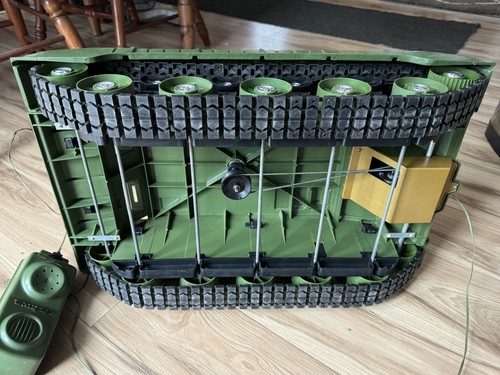 Vintage 1960’s Tiger Joe Tank by Deluxe Reading,remote Control + Shells,RUNS !!! - Picture 11 of 19