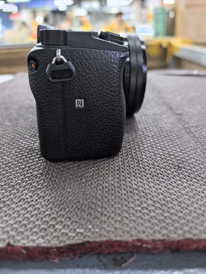 Cámara sin espejo Sony Alpha a6400 24,2 MP 4K 16 - 50 mm lente rápida automática inglesa Foto 3 de 4