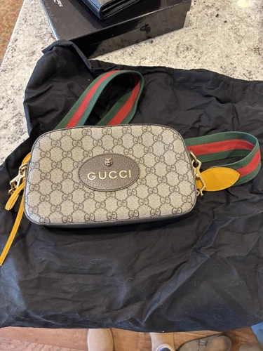 Sac messager Gucci GG Supreme