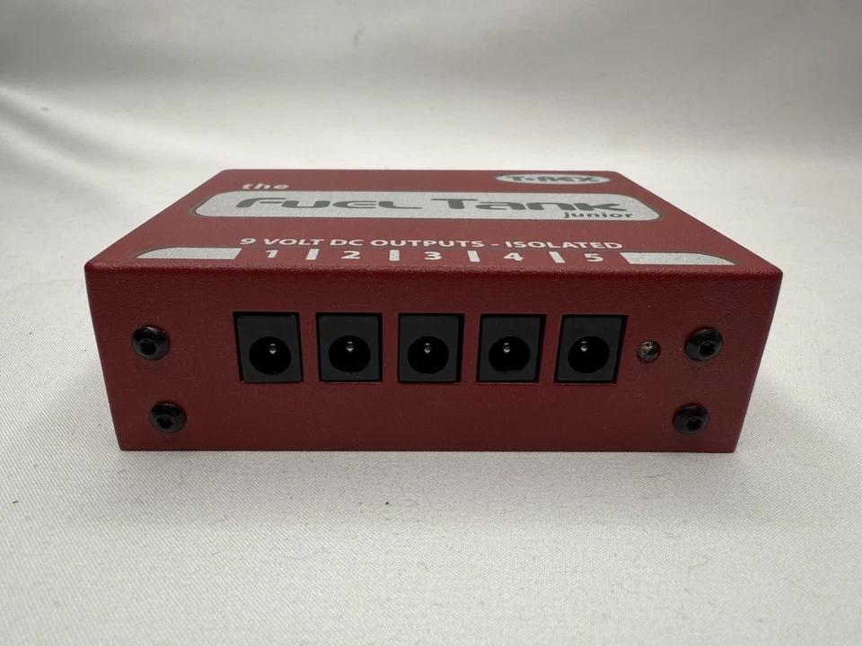 T-REX EL TANQUE DE COMBUSTIBLE JUNIOR 9V EFECTOS PEDAL FUENTE DE ALIMENTACIÓN COMPLETO COMPACTO Foto 2 de 4