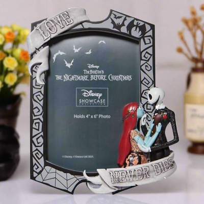 The Nightmare Before Christmas Disney Showcase Jack and Sally