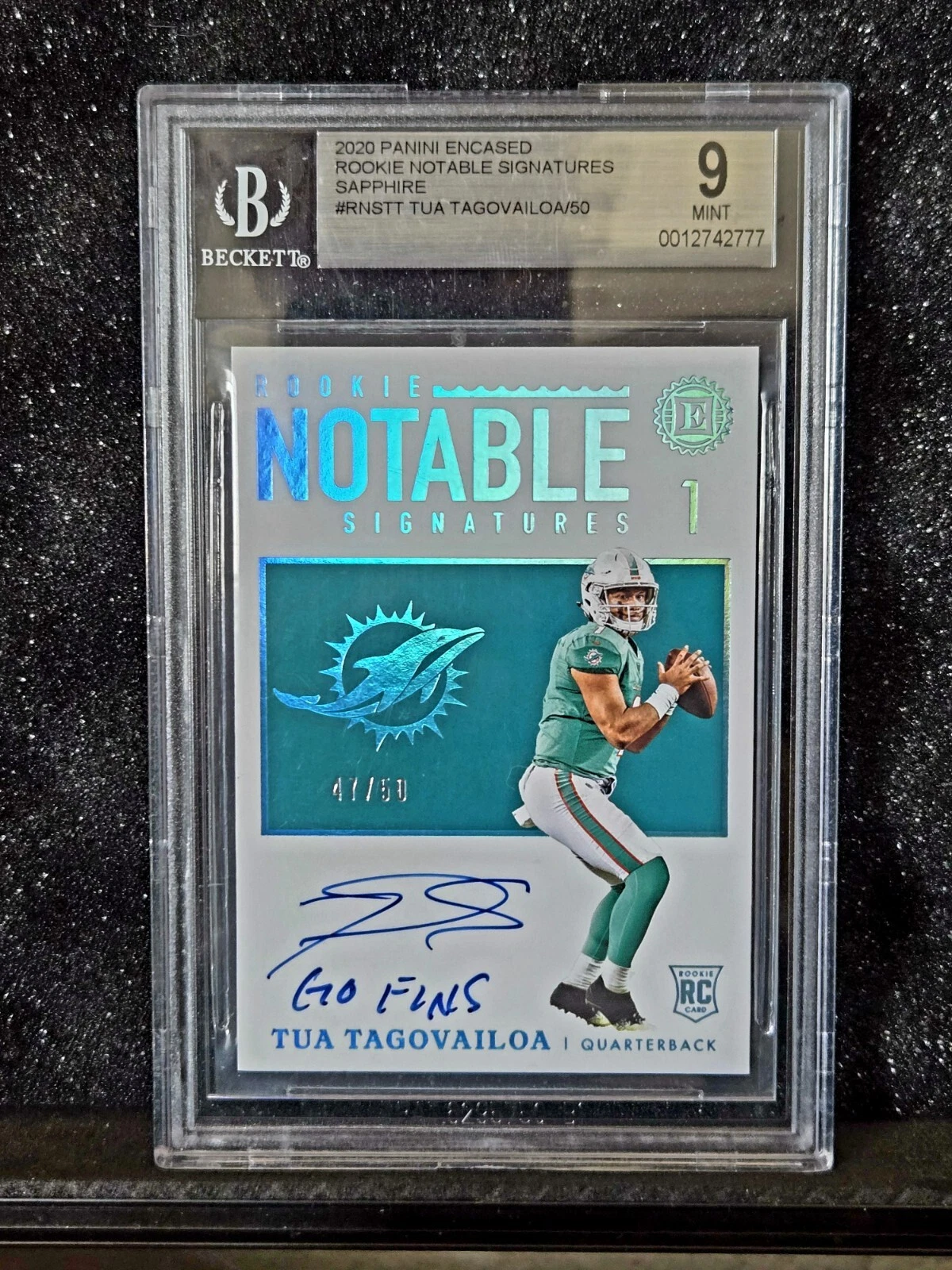 Tua Tagovailoa Panini Encased Rookie Notable Signatures #TT Sapphire