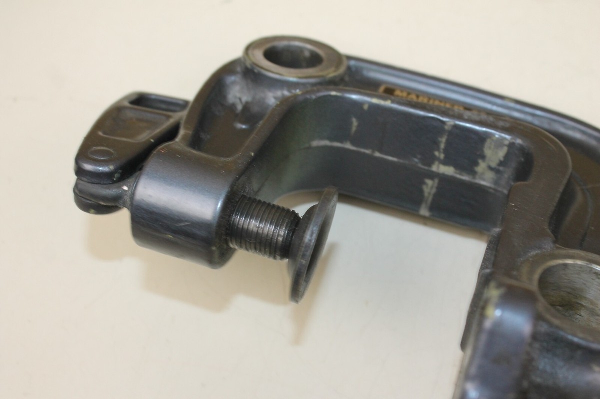 1979 Yamaha Mariner 60HP Clamp Bracket 6839M w/thumb screw Lot A