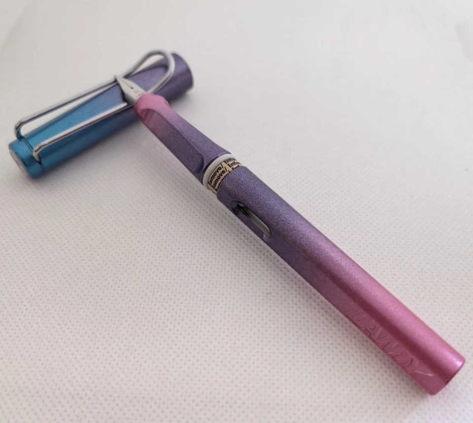 Nueva pluma estilográfica LAMY Safari serie edición especial EF nueva en caja -- color rosa degradado Foto 3 de 4