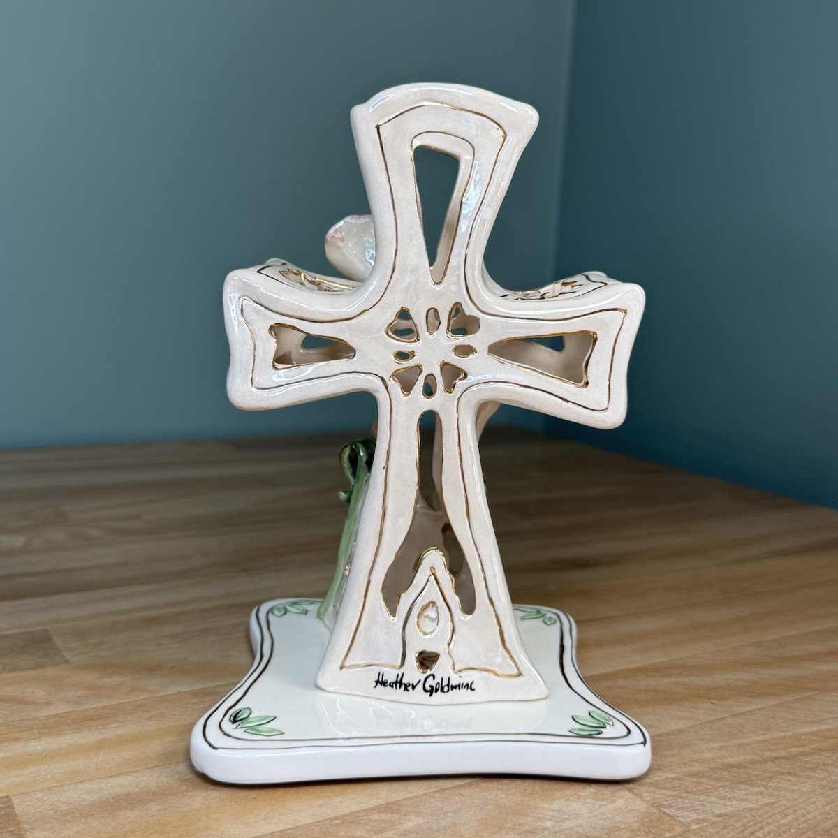 レア ブルー スカイ クレイワークス ハウス オブ ラブ 2003年 VTG 2003 Blue Sky Clayworks Heather Goldminc Ceramic CROSS Calla