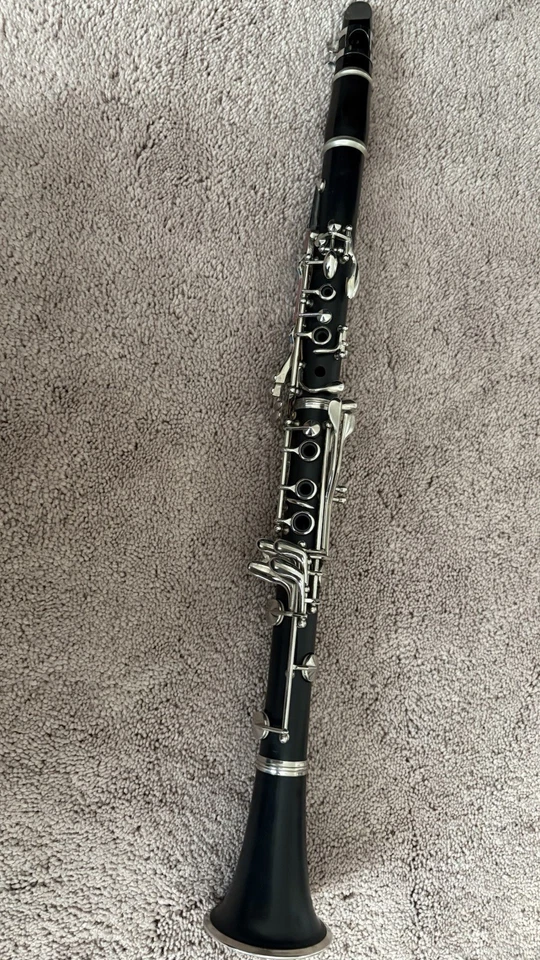 Clarinete Artley 17S modelo estudantil com estojo rígido usado - Imagem 3 de 3