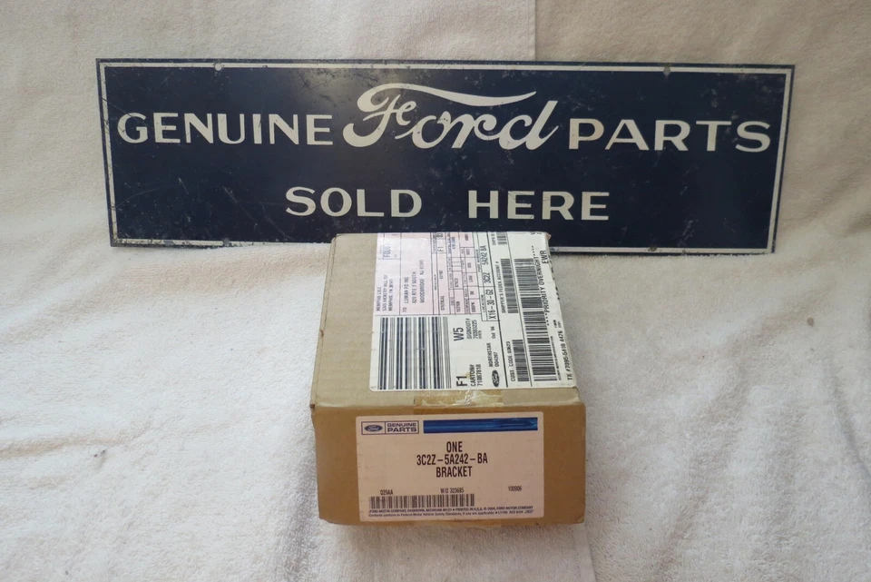 Soporte de suspensión de escape OEM NUEVO 03 2003 Ford E-150 E-350 SD 3C2Z-5A242-BA #637 Foto 2 de 4