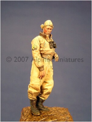 MW22 ALPINE MINIATURES 35033 US TANK CREW IN WINTER #1  1/35 FIGURE