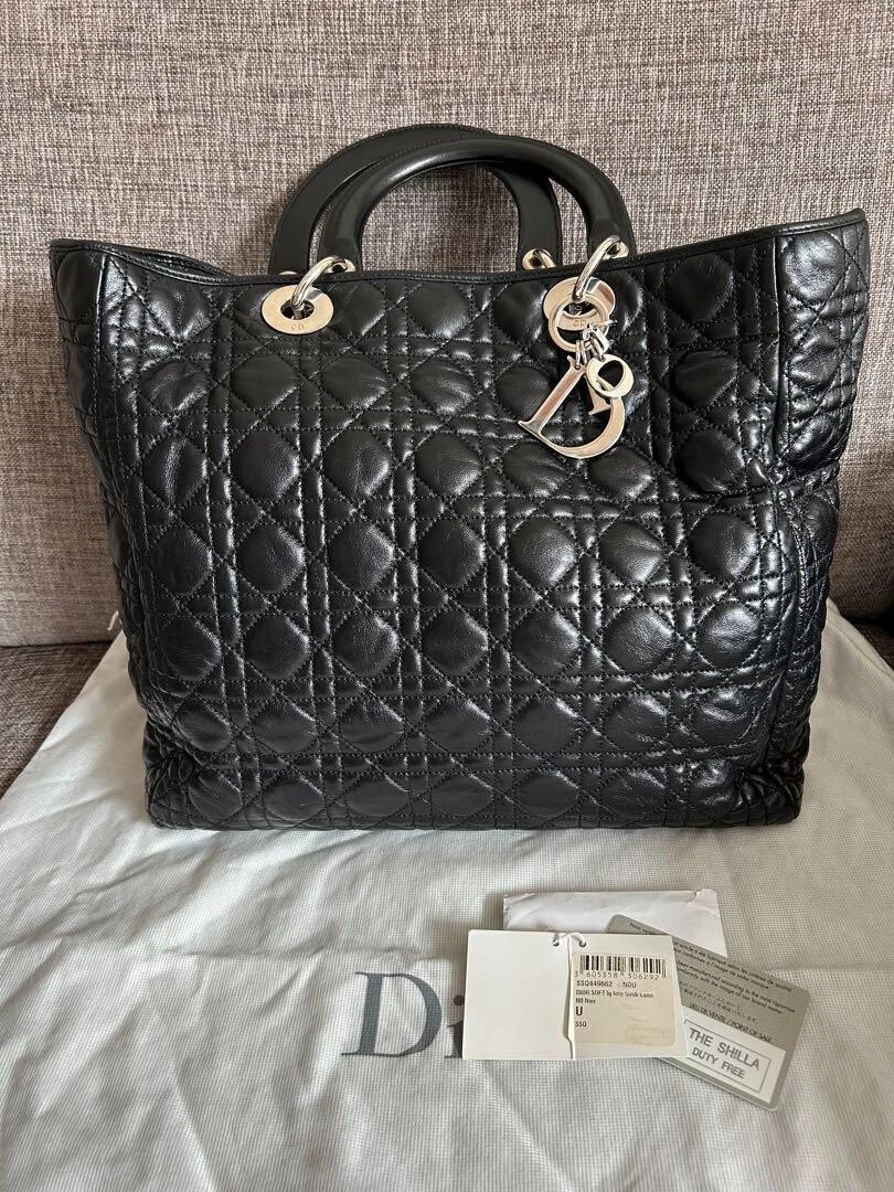 Grand sac fourre tout CHRISTIAN DIOR Lady Dior en cuir souple noir