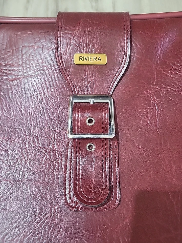 Maleta de equipaje de viaje vintage grande de imitación de cuero rojo granate Riviera Foto 3 de 4