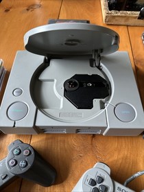 Sony PlayStation PS1 Gray Console 2 Controller BUNDLE W 5 Games Tested