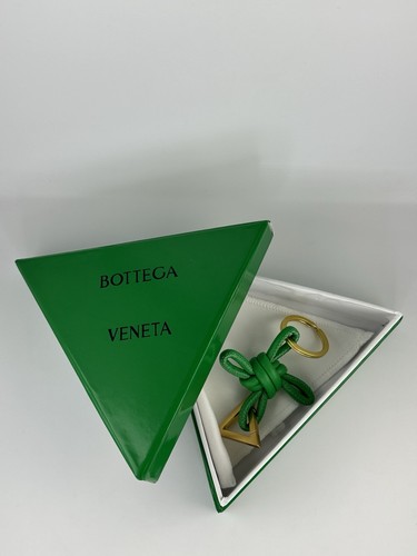 BOTTEGA VENETA Leather Double Knot Keyring Triangle Gold Green Keychain Gift