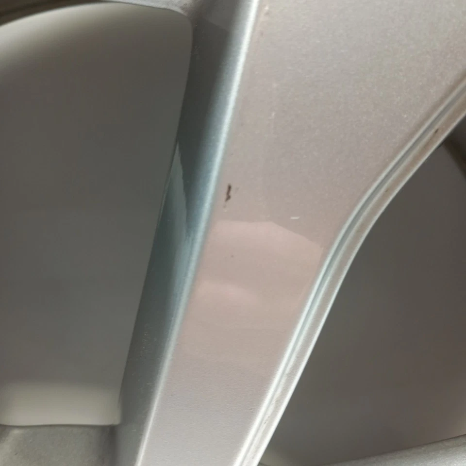 Range Rover Sport L461 2023 on 21" 8.5J Alloy Wheel Silver Genuine LR167051 - Image 4 of 4