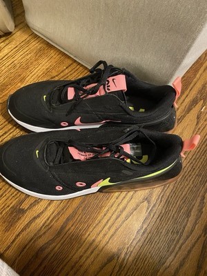 Size 7 - Nike Woman s Shoes