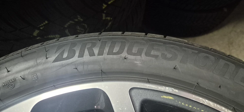 2x Bridgestone Sommerreifen 275/40 R20 - Bild 4 von 4