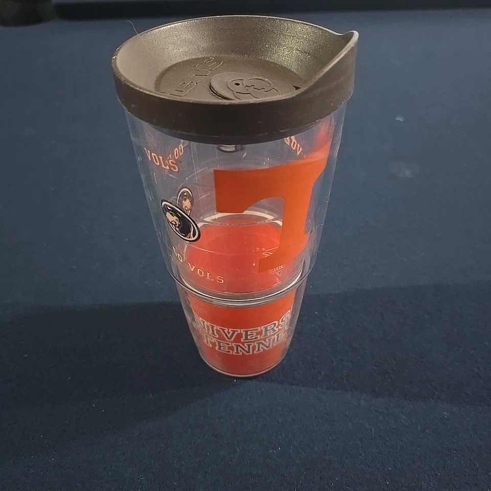 Vaso Tervis Tennessee Volunteers 24 oz con tapa marrón University of Tenness Foto 2 de 4