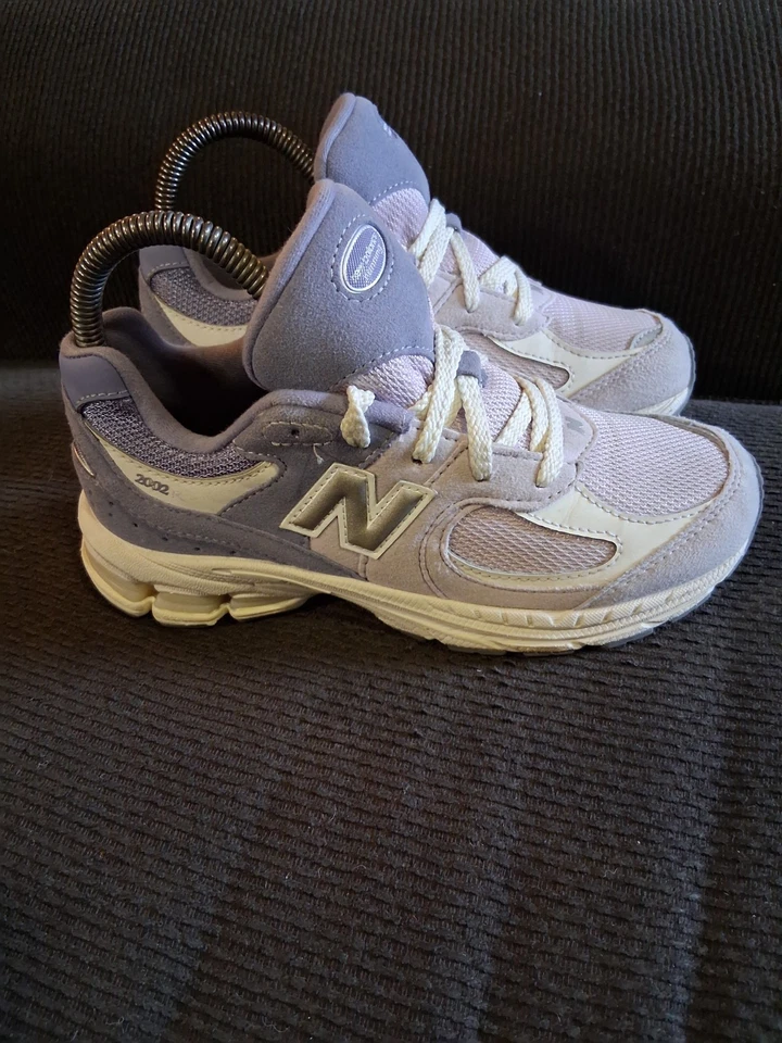 New Balance 2002r Astral Purple | Lavanda Brillante PC2002PK Niño Pequeño Talla 3 Foto 3 de 4