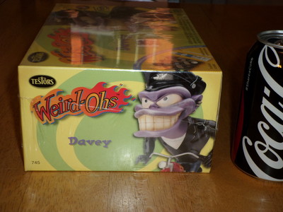 TESTORS -- WEIRD-OHs / DAVEY, PLASTIC FIGURE MODEL KIT, FOX FAMILY