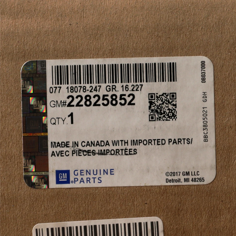 OEM NEW Exterior Rear Upper Trim Applique Molding 03-24 Express Savana 22825852 - Image 3 of 3