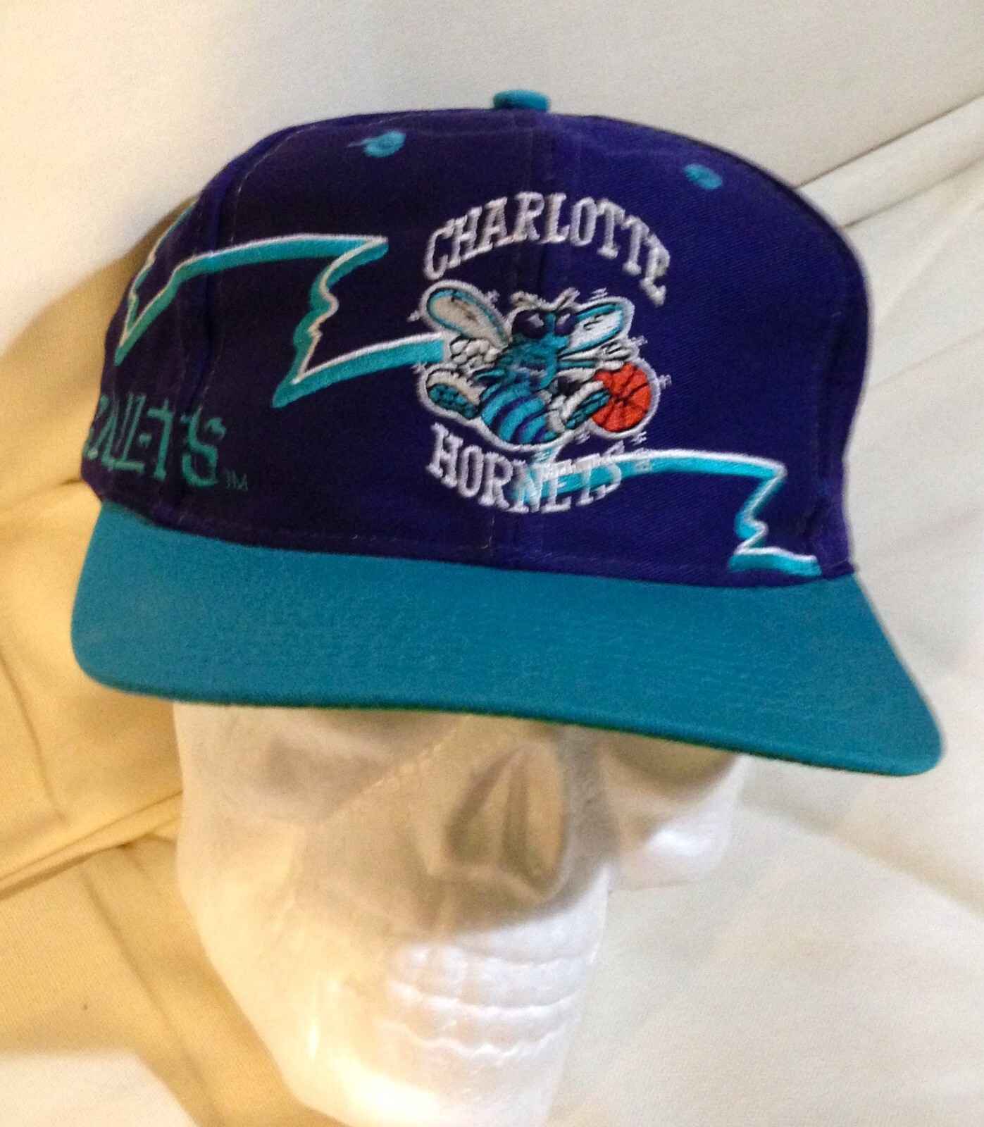 NWT Mitchell & Ness Teal/Purple NBA Charlotte Hornets Sharktooth HWC