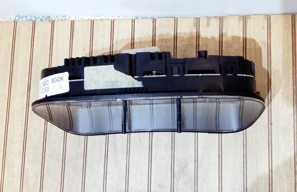 Cuadro de instrumentos Volkswagen Jetta 2000 motor 2,0 171.658 millas ID 1J0920900K Foto 3 de 4