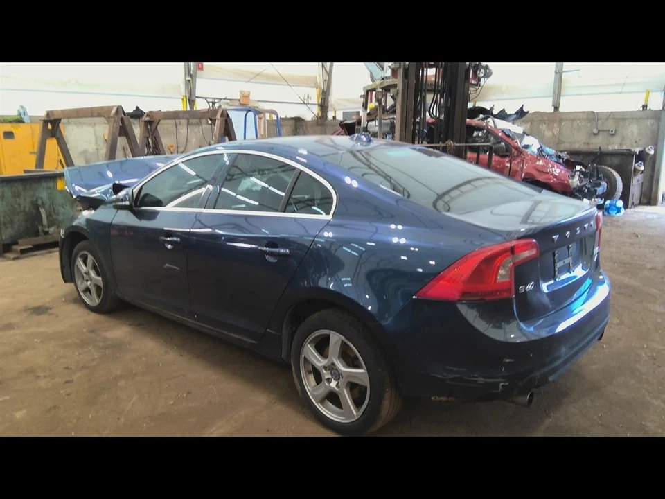 (LOCAL PICKUP ONLY) Back Glass Fits 14-18 VOLVO S60 6839347 - Imagem 2 de 4