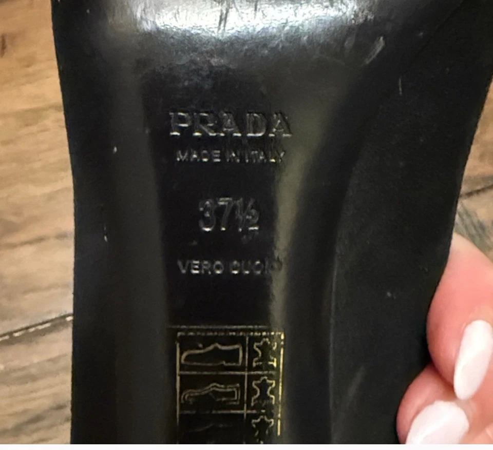 Zapatos de gamuza negros para mujer PRADA Foto 3 de 4