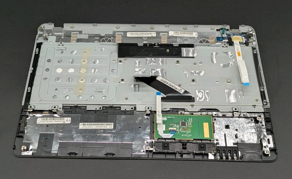 Reposamanos Gateway NV57H32u 15,6" con conjunto de teclado y panel táctil - Repuesto Foto 2 de 3