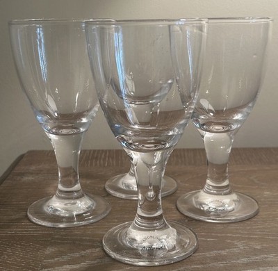 Artland Handblown Clear Glass set of 4 Oslo 10 Ounce Wine Glasses NEW Fine China
