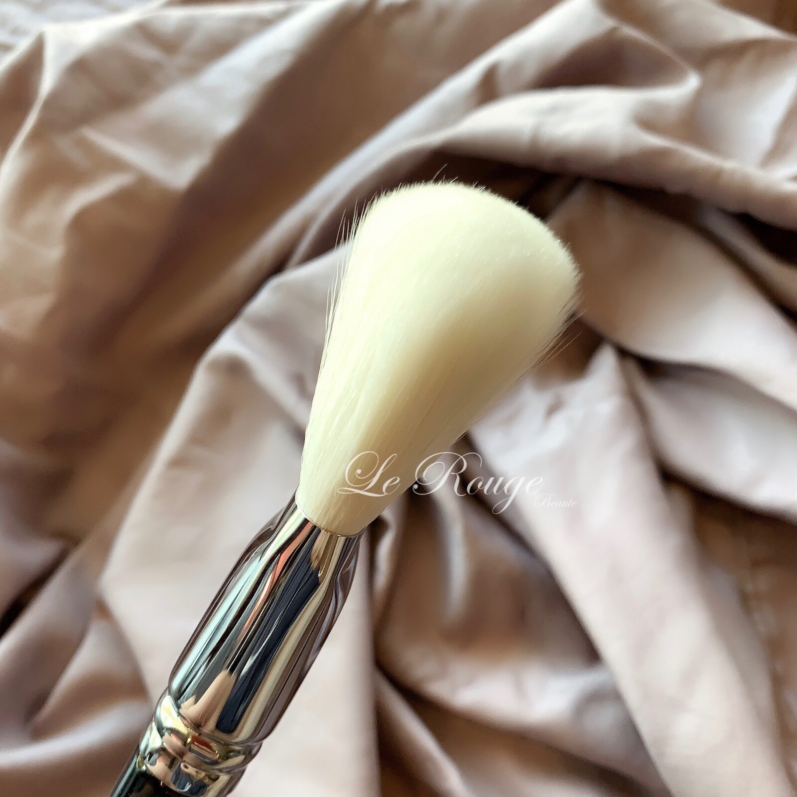 ZOEVA 100 Luxe Face finish Brush, powder / blush / highlighter / contour large 
