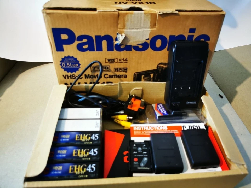 Panosonic NV-VX1B SlimVision VHS-C Movie Camera *Lots of Accessories* CCD Sensor - Image 2 of 4