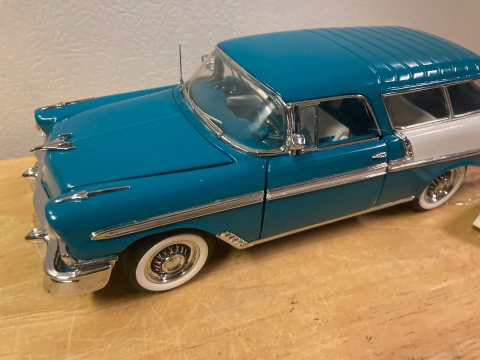 FRANKLIN MINT 1956 CHEVROLET NOMAD 1/43 SCALE DIECAST CAR IN BOX WITH DOCUMENTS - Image 4 of 4