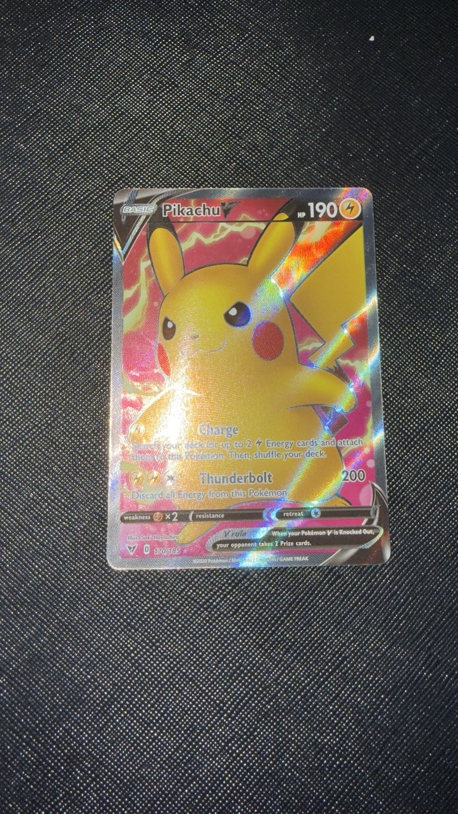 Pikachu V 170/185 Vivid Voltage- NM Ultra Rare Full Art Pokemon Card