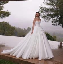 Satin White Wedding Dresses Sweetheart Sleeveless Pleated Skirt Princess