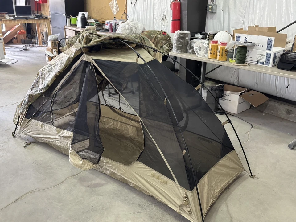 美国陆军多摄像头精简战斗机 1 人帐篷全新完整碳纤维杆 — 第 3/4 张图片
