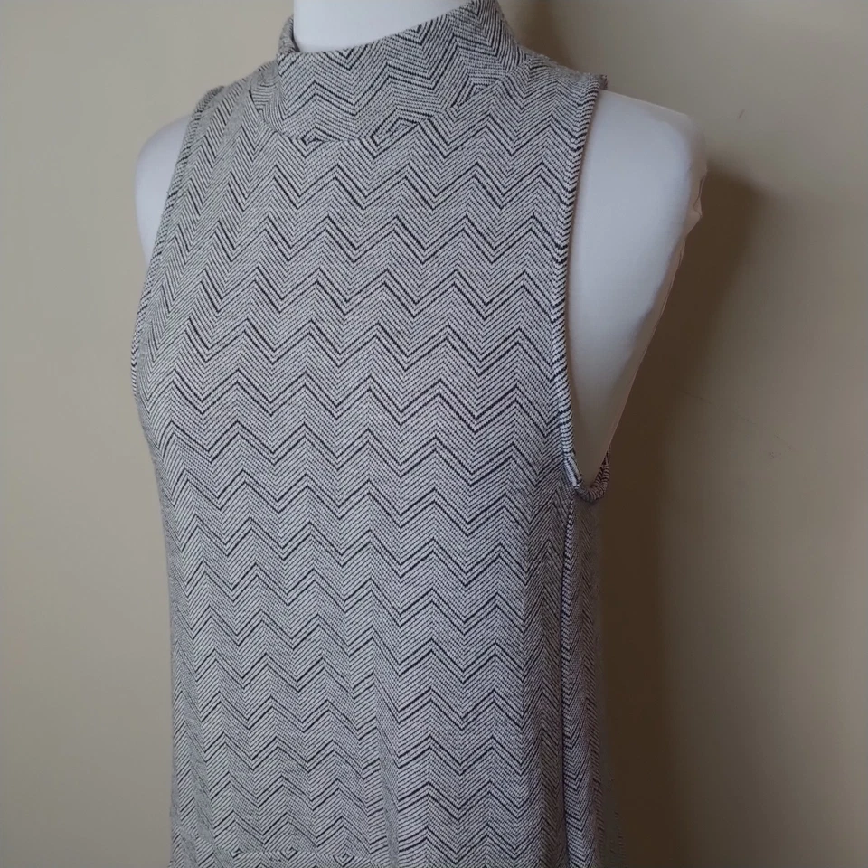 Mini Vestido Free People Talla Mediana Chevron Blanco Negro Tejido Bolsillos Foto 4 de 4