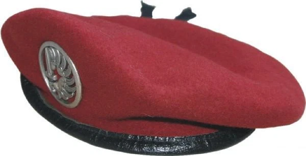 Béret Amarante (rouge) + insigne des Para. Métro. TAILLE 60 RCP RAP RDP RGP RTP