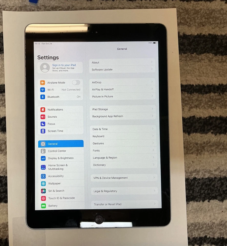 Apple iPad 5 A1822 5th Gen 32GB Wi-Fi Touch ID iOS Apple A9 Space Grey 9.7"GOOD - Image 2 of 4